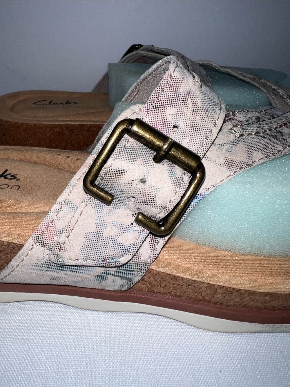 Clarks Beige Floral Cross-Strap Cork Bottom Resortwear Casual Comfort Sandals 9 - Picture 4 of 13